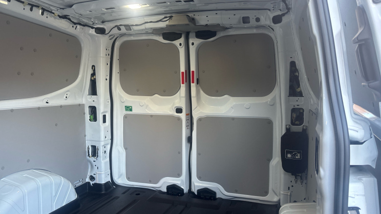 Ford Transit Custom E-320 L1 Rwd 100kW 65kWh H1 Van Limited Auto